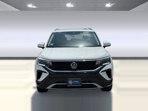 Certified 2023 Volkswagen Taos SE w/ Panoramic Sunroof Package FWD image 5