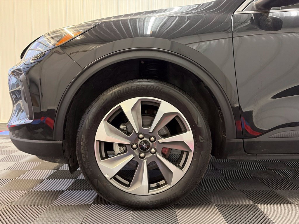 Used 2025 Ford Escape Platinum AWD/4WD image 26