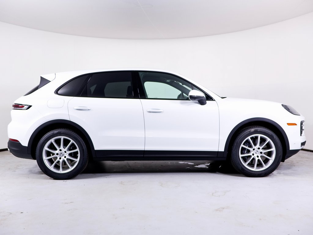 Certified 2025 Porsche Cayenne AWD/4WD image 26
