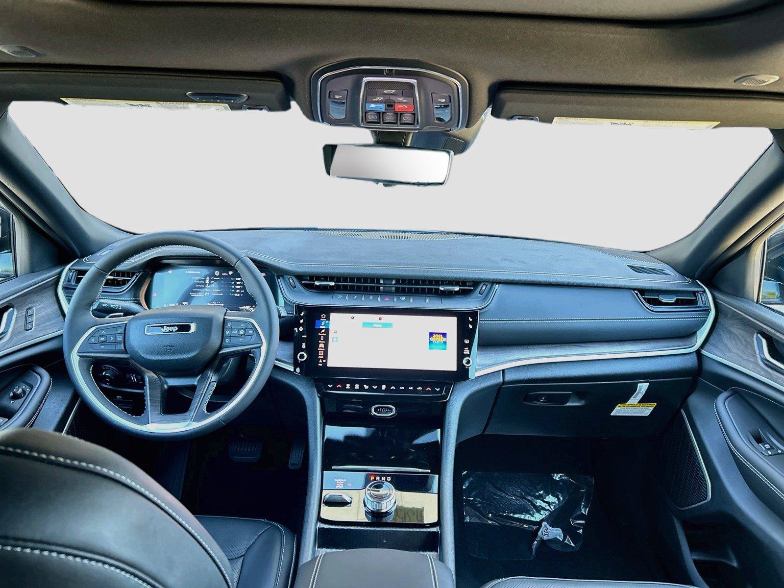 New 2027 Jeep Grand Cherokee Limited AWD/4WD image 18