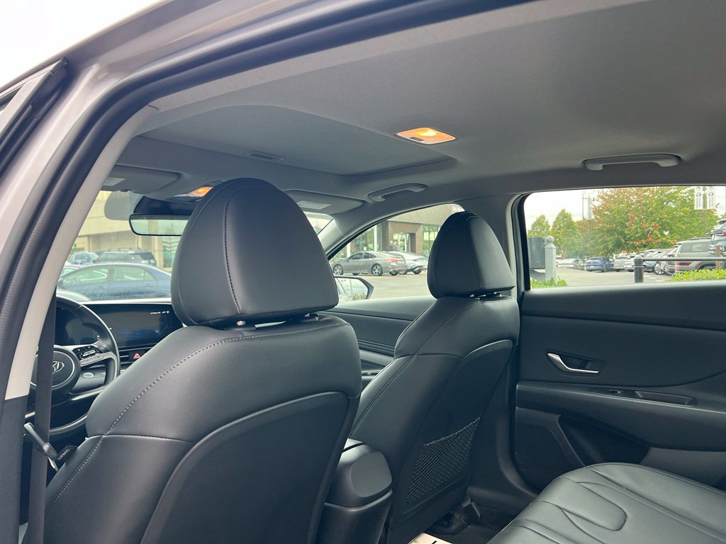 Certified 2023 Hyundai Elantra Limited FWD image 11