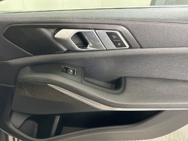 Used 2022 BMW X5 xDrive45e AWD/4WD image 30
