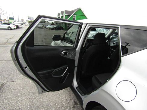 Used 2021 Kia Soul LX FWD image 15