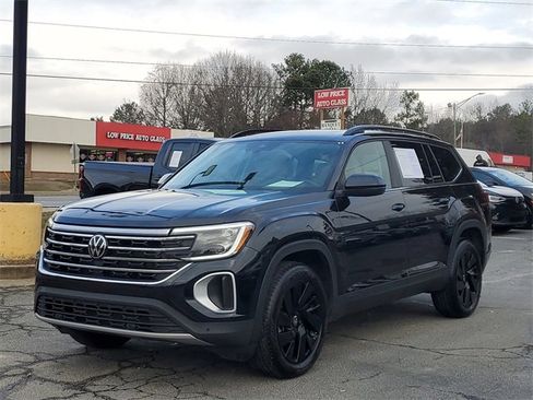 Certified 2025 Volkswagen Atlas SE image 32