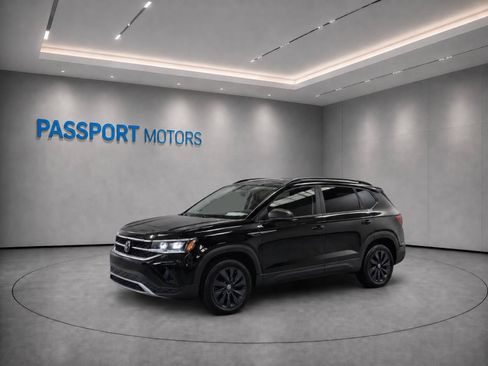 Used 2022 Volkswagen Taos S FWD image 1
