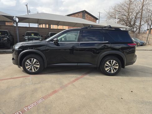 New 2026 Nissan Pathfinder SL image 6