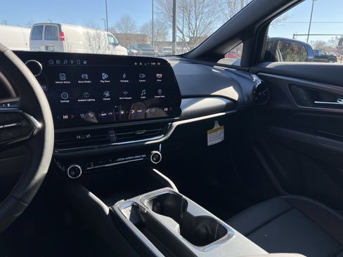 New 2025 Chevrolet Equinox EV RS w/ Convenience Package II image 25