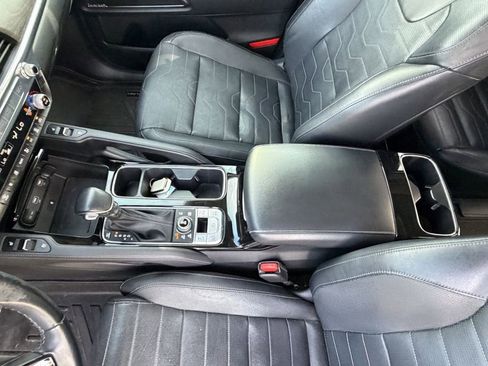 Certified 2022 Kia Telluride SX w/ SX Prestige Package AWD/4WD image 19