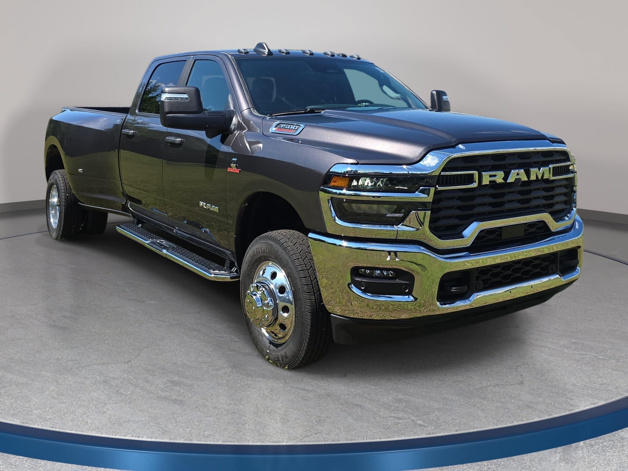 New 2026 RAM 3500 Big Horn AWD/4WD image 4