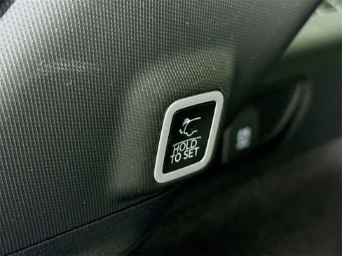 Used 2023 Jeep Grand Cherokee Overland w/ Luxury Tech Group IV image 30