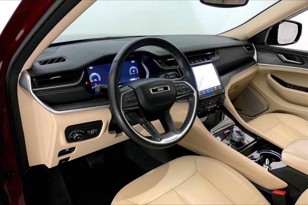 Used 2022 Jeep Grand Cherokee L Limited AWD/4WD image 21