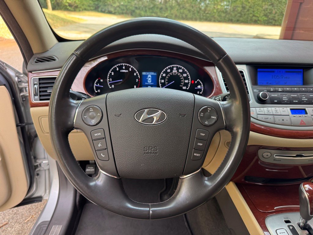 Used 2012 Hyundai Genesis 3.8 RWD image 12