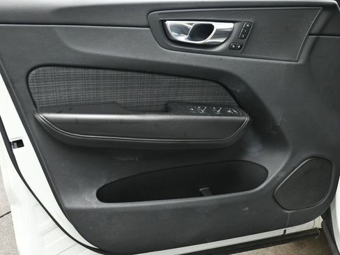 Used 2023 Volvo XC60 B5 Core AWD/4WD image 13