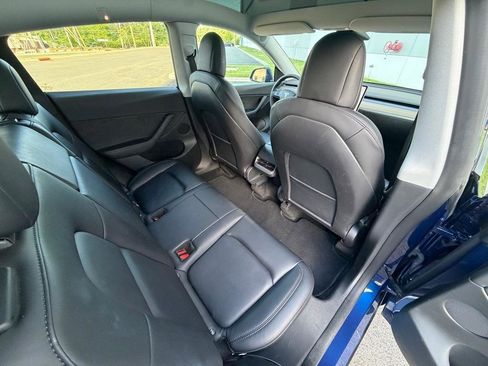 Used 2022 Tesla Model Y Long Range AWD/4WD image 19