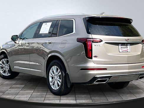 Used 2023 Cadillac XT6 Luxury FWD image 2