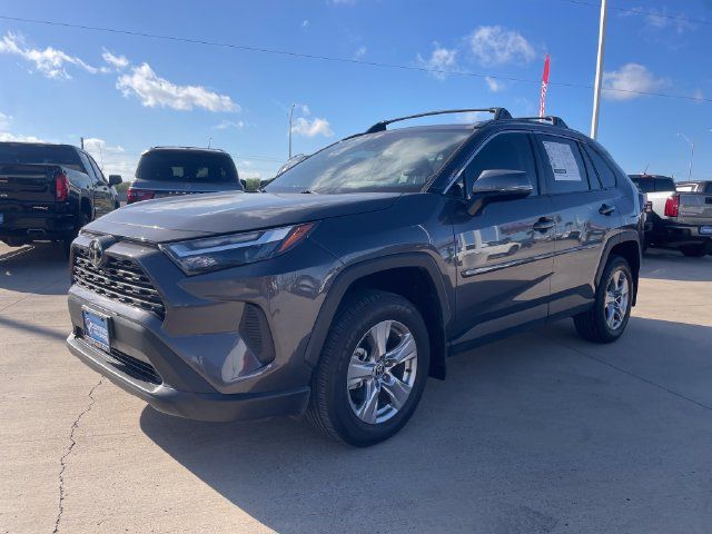 Used 2025 Toyota RAV4 XLE AWD/4WD image 1