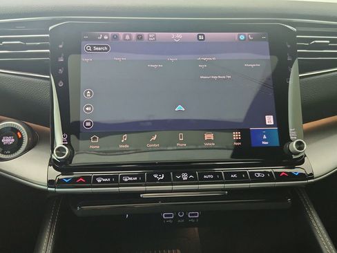 New 2026 Jeep Grand Wagoneer L 4WD image 25