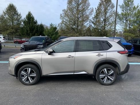 Used 2023 Nissan Rogue SL AWD/4WD image 2