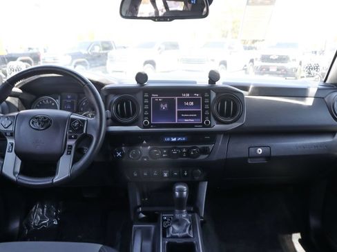 Used 2021 Toyota Tacoma TRD Off-Road w/ Technology Package AWD/4WD image 27