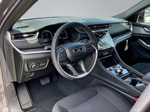 New 2026 Jeep Grand Cherokee L 4WD image 4