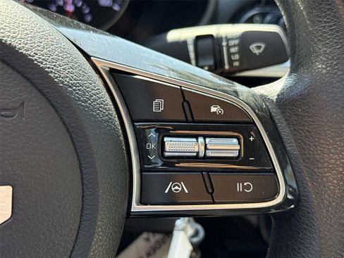 Used 2023 Kia Forte LXS w/ LXS Technology Package image 30