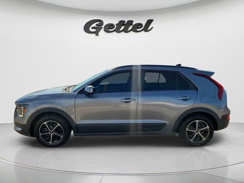 Used 2023 Kia Niro EX FWD image 8
