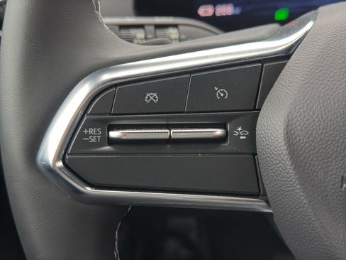 Used 2024 Chevrolet Blazer EV LT AWD/4WD image 18