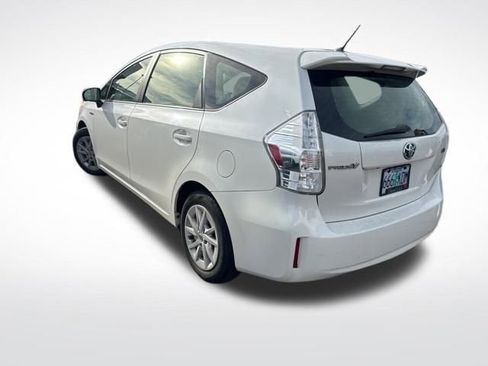 Used 2014 Toyota Prius V Two image 3