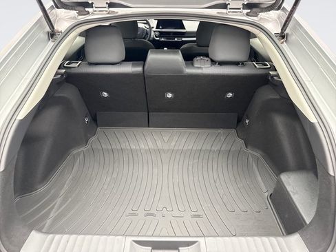 Used 2024 Toyota Prius LE image 18