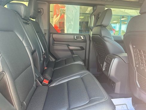 New 2025 Ford Bronco Badlands w/ Sasquatch Package AWD/4WD image 19