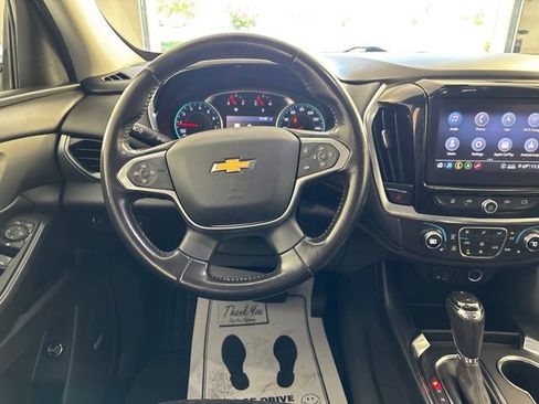 Used 2020 Chevrolet Traverse LT w/ LT Premium Package AWD/4WD image 3