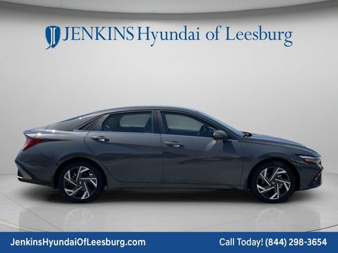 New 2026 Hyundai Elantra Limited FWD image 5