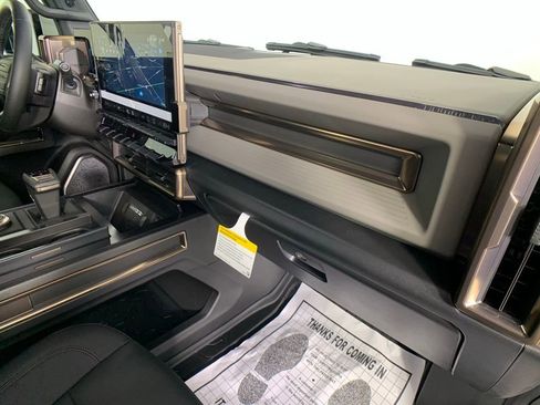 New 2025 GMC Hummer EV 3X w/ Extreme Off-Road Package image 37