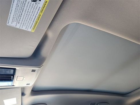 Used 2024 Volkswagen Atlas SEL Premium R-Line image 18