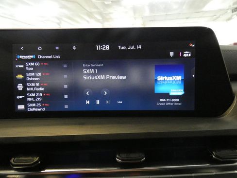 Used 2024 Kia Telluride AWD image 12