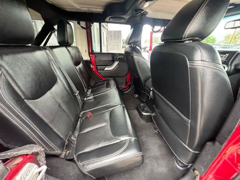 Used 2013 Jeep Wrangler Unlimited Sahara w/ Connectivity Group AWD/4WD image 19