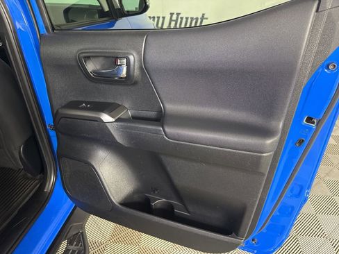 Used 2021 Toyota Tacoma TRD Off-Road image 24