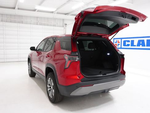 New 2026 Chevrolet Equinox LT image 8