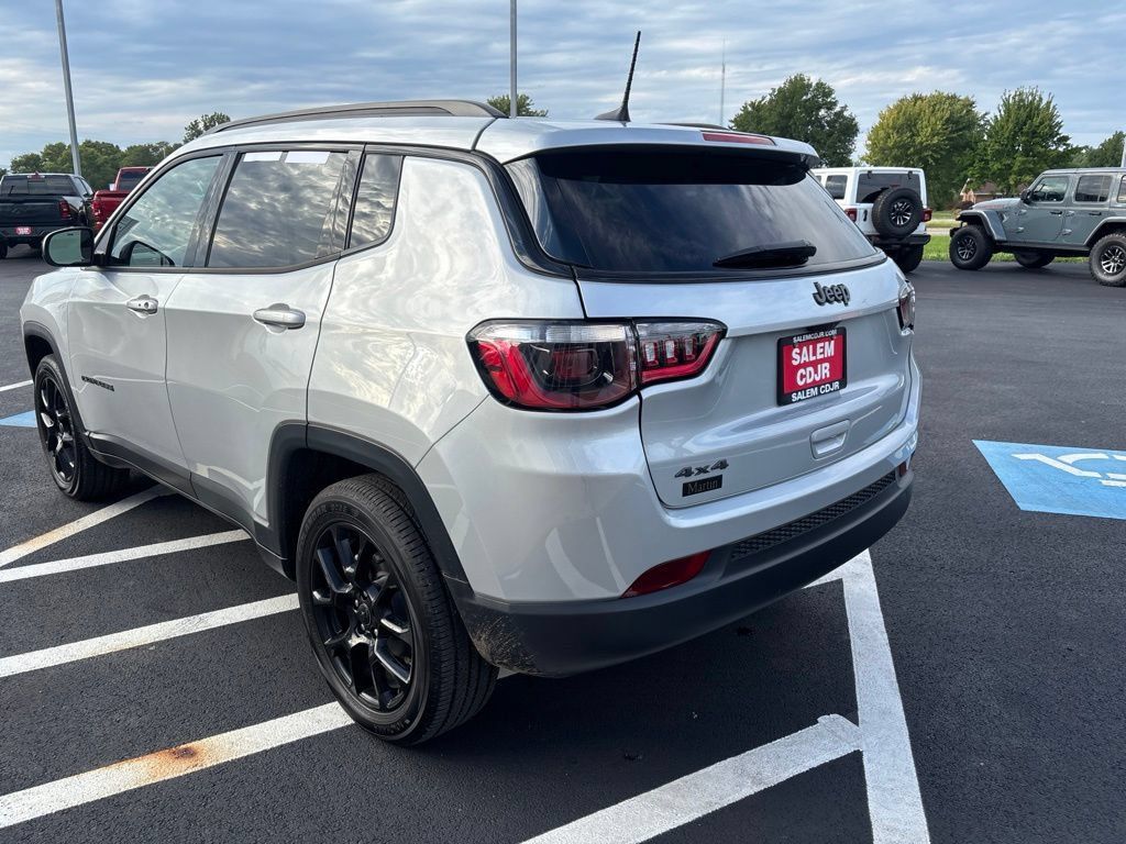Used 2025 Jeep Compass Latitude w/ Altitude Special Edition AWD/4WD image 7