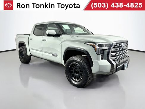 Used 2025 Toyota Tundra Platinum AWD/4WD image 1