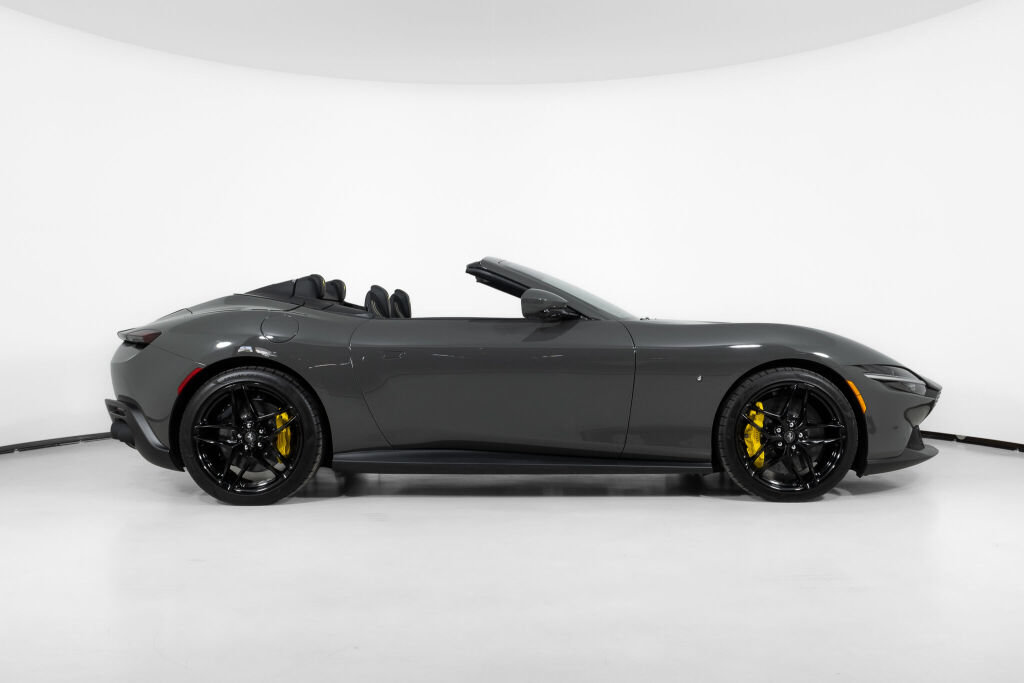 Used 2025 Ferrari Roma Spider RWD image 10
