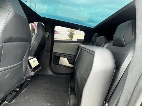 Used 2024 Tesla Cybertruck Cyberbeast AWD/4WD image 27