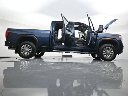 Used 2022 GMC Sierra 3500 Denali w/ Denali Ultimate Package image 63