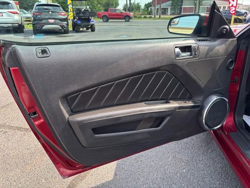 Used 2014 Ford Mustang GT Premium image 16