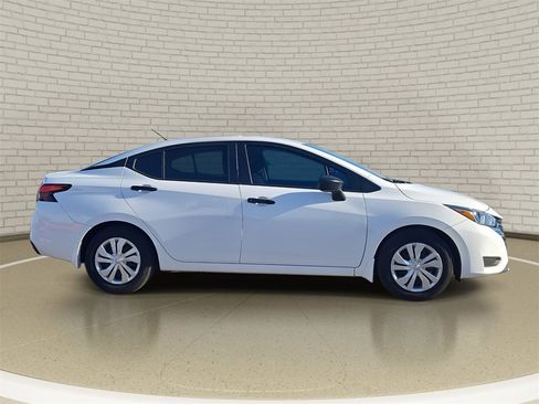 Used 2024 Nissan Versa S w/ Trunk Package image 4