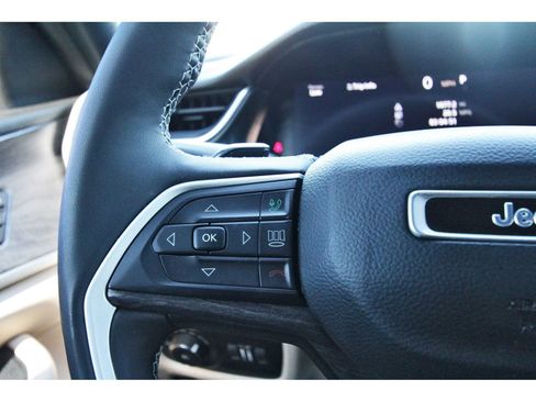 Used 2023 Jeep Grand Cherokee Limited w/ Luxury Tech Group II image 23