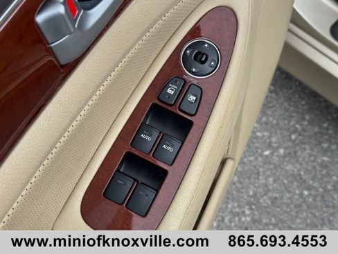 Used 2012 Hyundai Genesis 3.8 RWD image 13