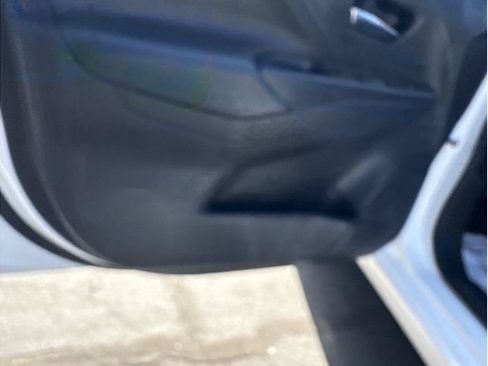 Used 2023 Nissan Versa SV FWD image 18
