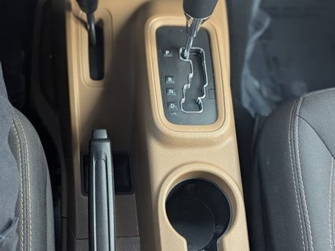 Used 2016 Jeep Wrangler Unlimited Sahara w/ Connectivity Group image 14