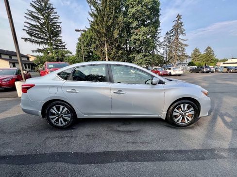 Used 2019 Nissan Sentra SV w/ Special Edition Package FWD image 6